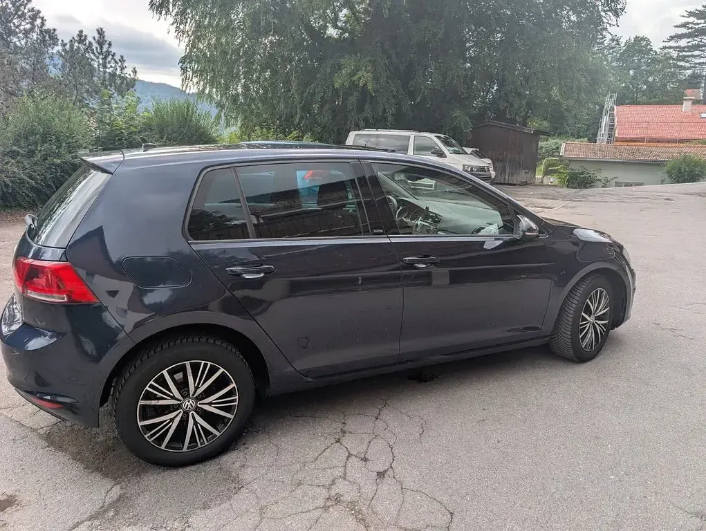 Gebraucht VW Golf VII Allstar 110 PS (80 kW) 2016 Blau Limousine