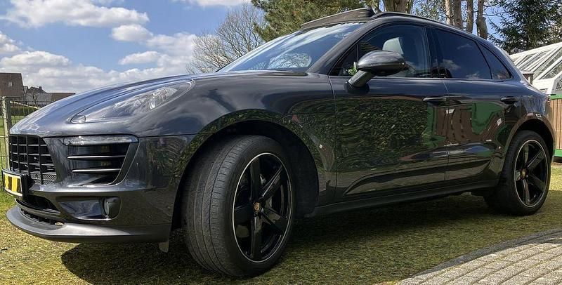 Gebraucht Porsche Macan S 258 PS (189 kW) 2016 Grau SUV