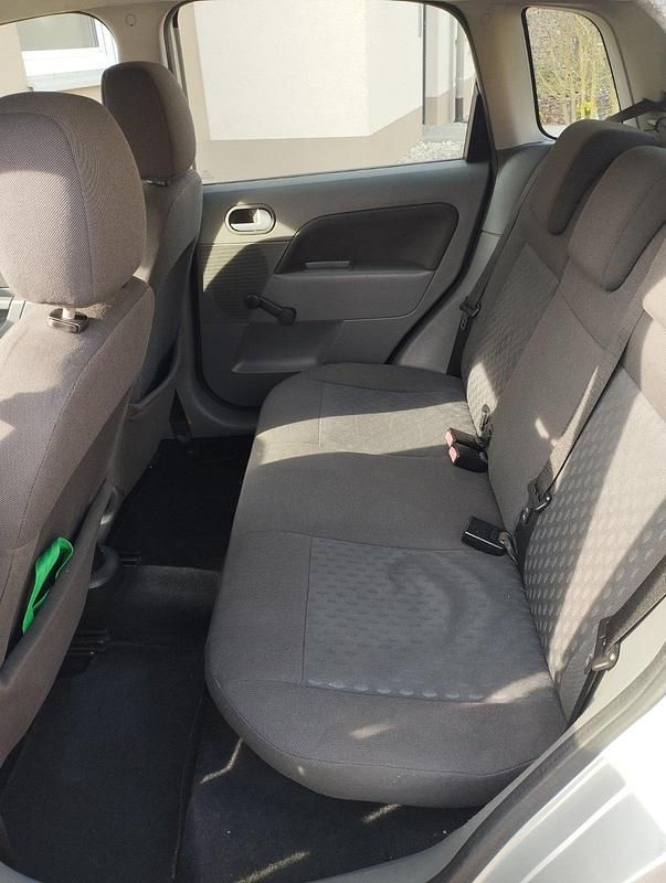 Gebraucht Ford Fiesta 60 PS (44 kW) 2003 Silber Kleinwagen