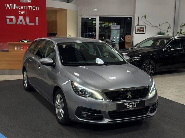 Gebraucht Peugeot 308 SW Active 131 PS (96 kW) 2021 Grau Kombi