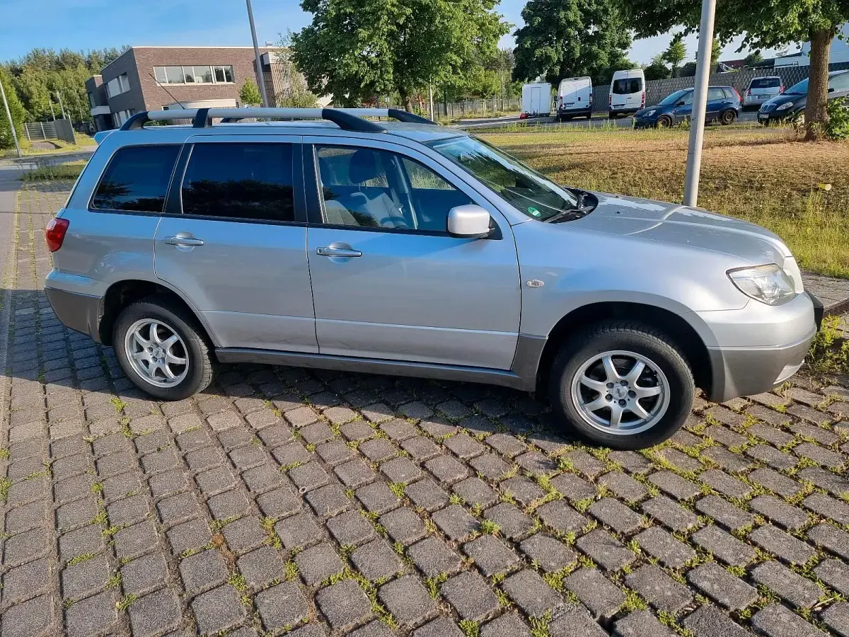 Gebraucht Mitsubishi Outlander 136 PS (100 kW) 2007 Silber SUV