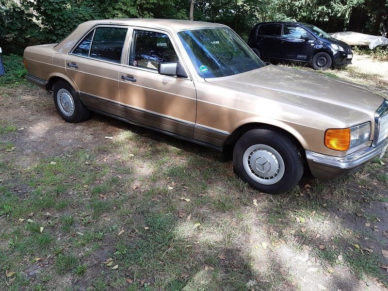 Gebraucht Mercedes 380 204 PS (150 kW) 1982 Gold Limousine