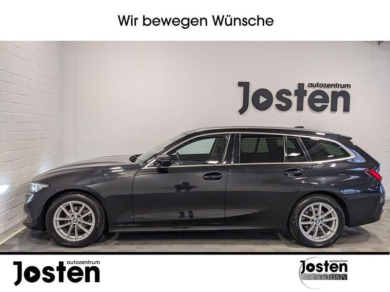 Gebraucht BMW 318 Shadowline 150 PS (110 kW) 2023 Black sapphire metallic Kombi