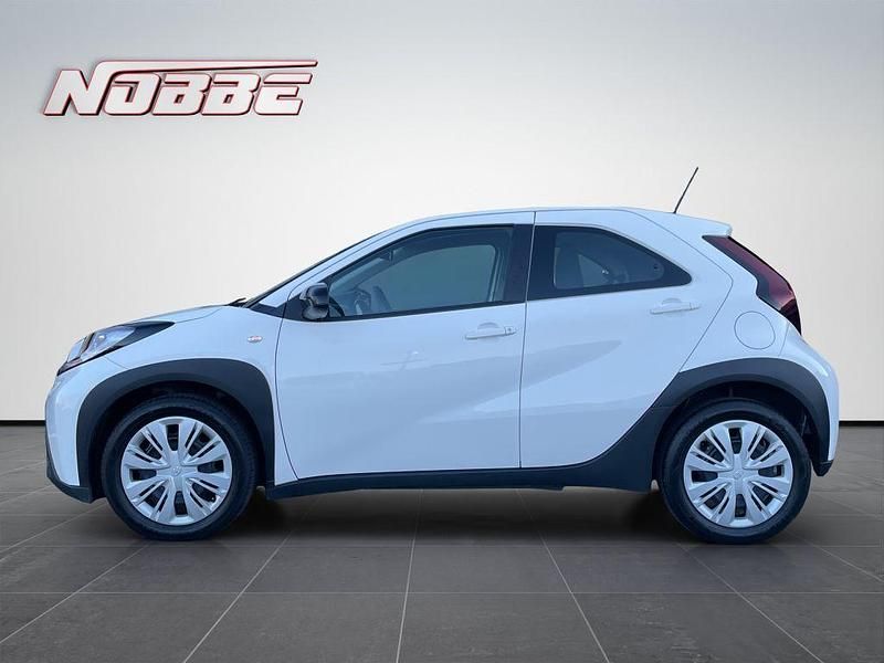 Schneeweiß Gebraucht 2022 Toyota Aygo X X-play SUV | 12.490 € (Guter Preis) - Bild 1/3