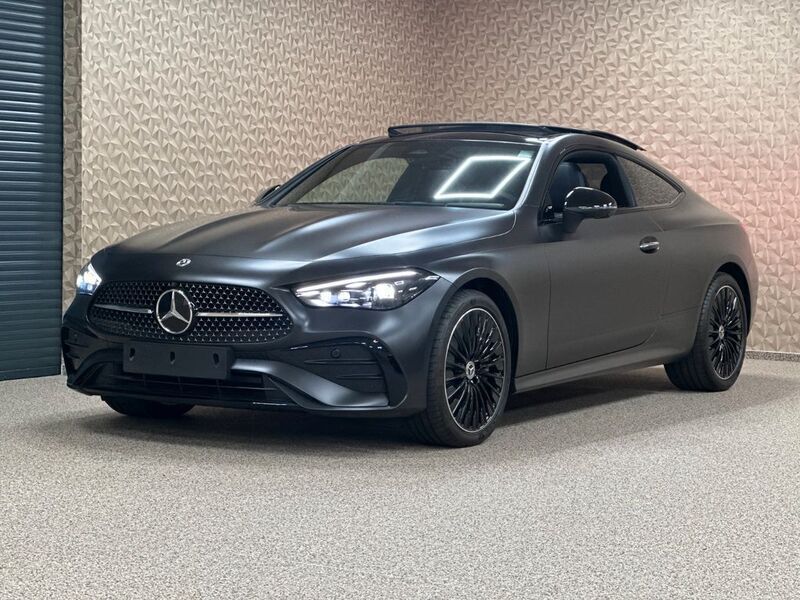 Neu Mercedes CLE450 AMG line 381 PS (280 kW) 2025 Schwarz Coupé