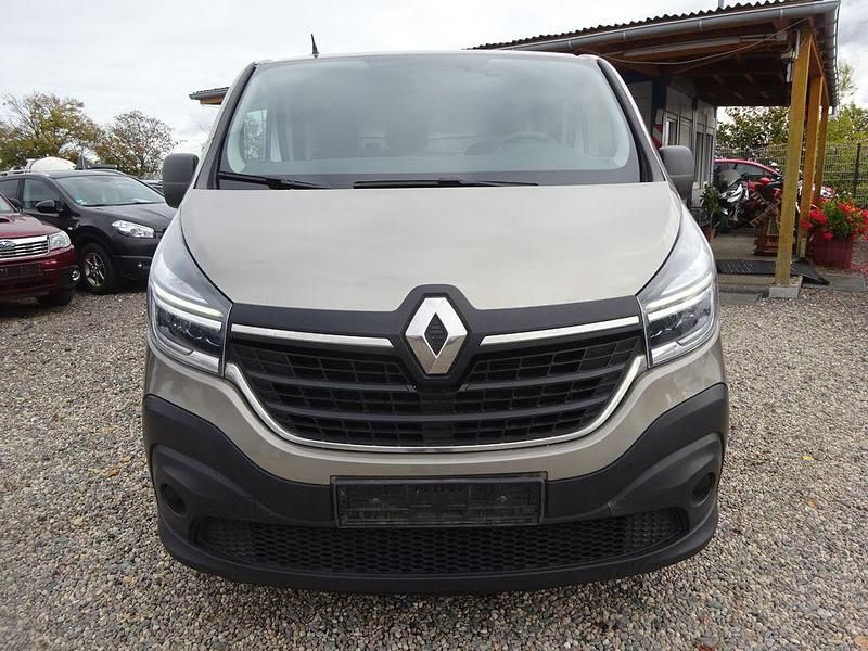 Gebraucht Renault Trafic Komfort 120 PS (88 kW) 2019 Grün Van / Kleinbus