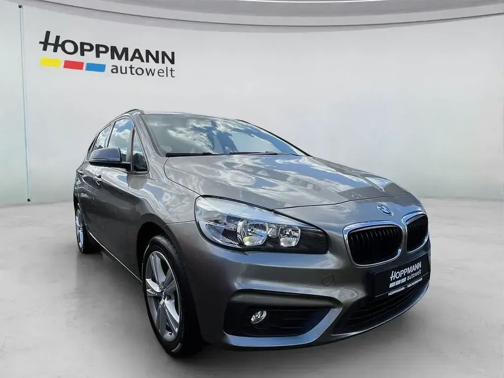Gebraucht BMW 218 Active Tourer Basis 136 PS (100 kW) 2015 Silber Van / Kleinbus