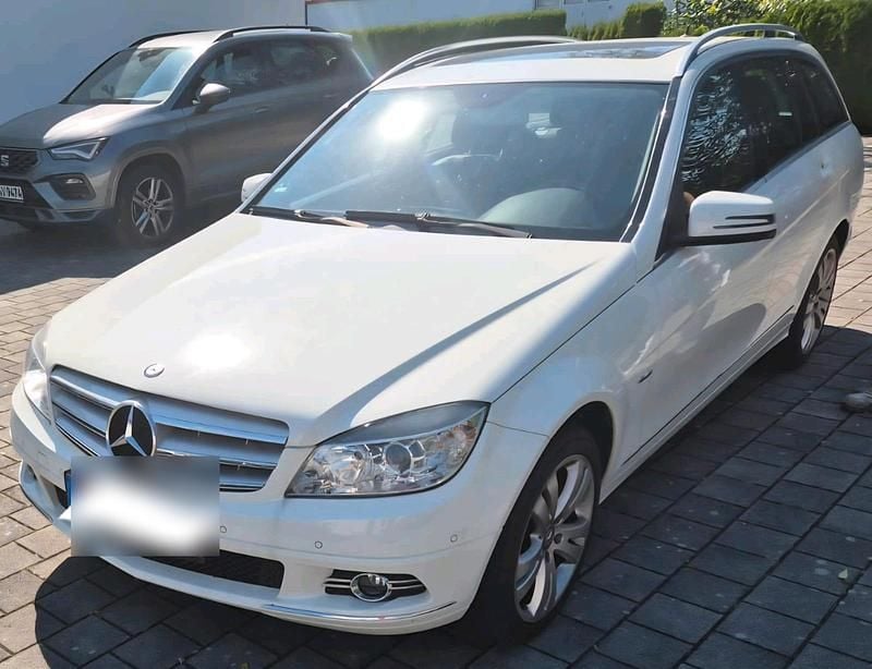 Weiß Gebraucht 2010 Mercedes C180 Kombi | 6.500 € - Bild 1/4