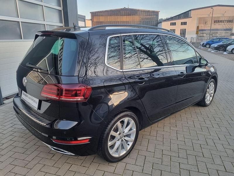Gebraucht VW Golf Highline 150 PS (110 kW) 2020 Schwarz Van / Kleinbus
