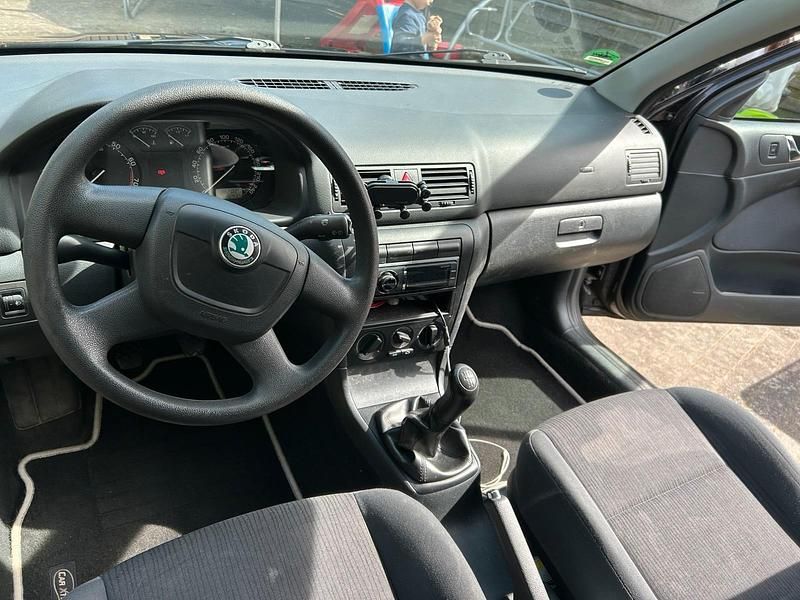 Gebraucht Skoda Octavia 102 PS (75 kW) 2010 Schwarz Kombi