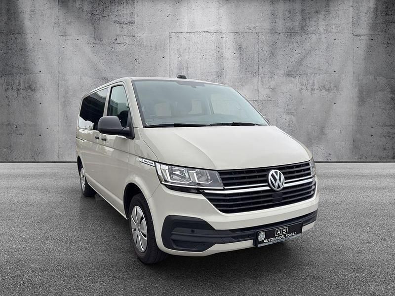 Gebraucht VW Multivan 150 PS (110 kW) 2021 Ontariogruen Van