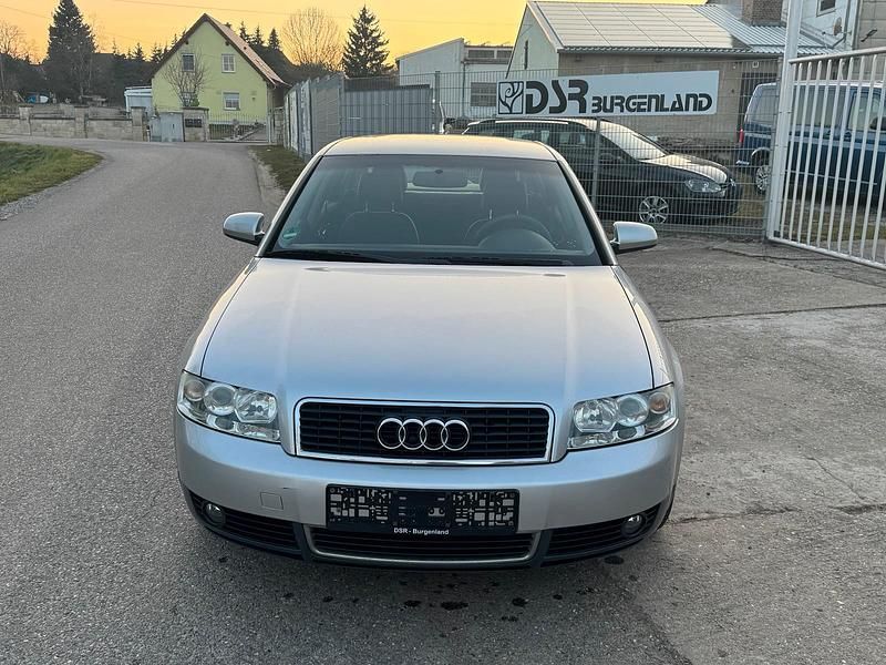 Käytetty Audi A4 130 HP (95 kW) 2001 Hopea Sedan