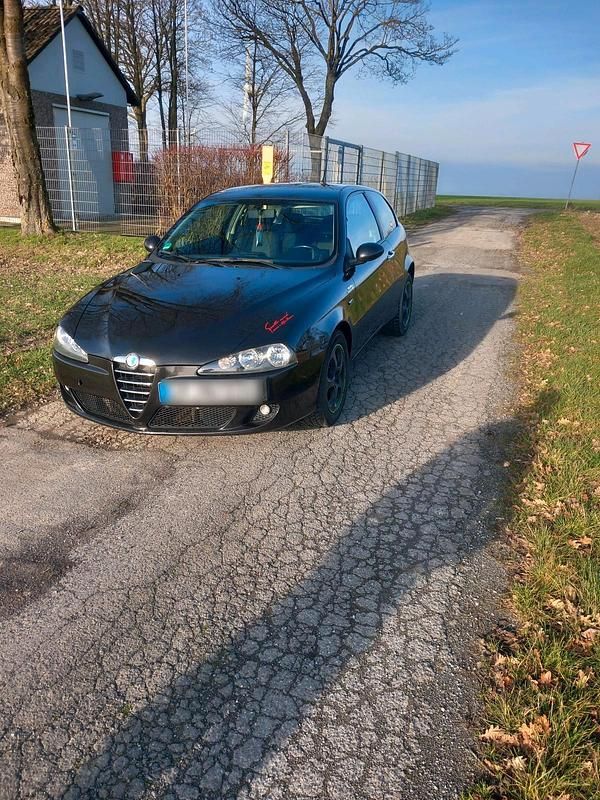 Gebraucht Alfa Romeo 147 120 PS (88 kW) 2006 Schwarz Kleinwagen
