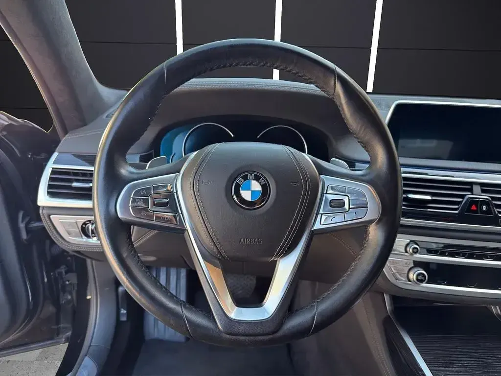 Gebraucht BMW 730 265 PS (194 kW) 2018 Schwarz Limousine