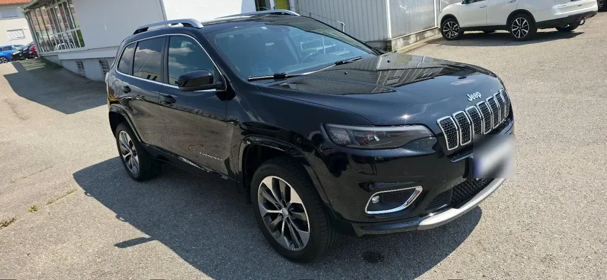 Gebraucht Jeep Cherokee Overland 195 PS (143 kW) 2019 Schwarz SUV
