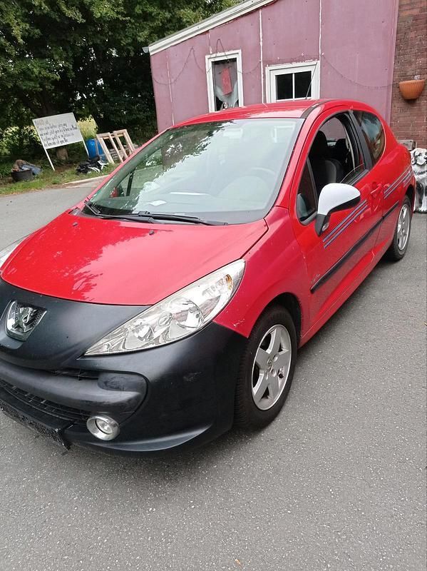 Rot Gebraucht 2008 Peugeot 207 Kleinwagen | 800 € (Guter Preis) - Bild 1/4
