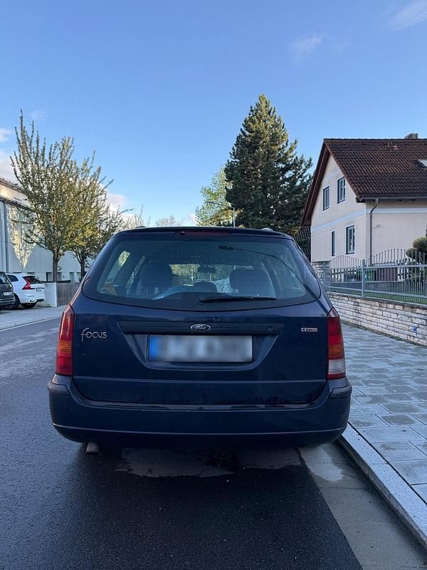 Second-hand Ford Focus 115 CP (84 kW) 2002 Albastru Break