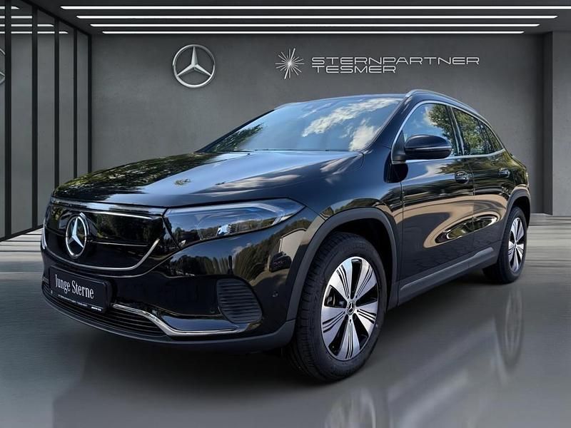 Schwarz Gebraucht 2023 Mercedes EQA250 SUV | 28.790 € (Superpreis) - Bild 1/3