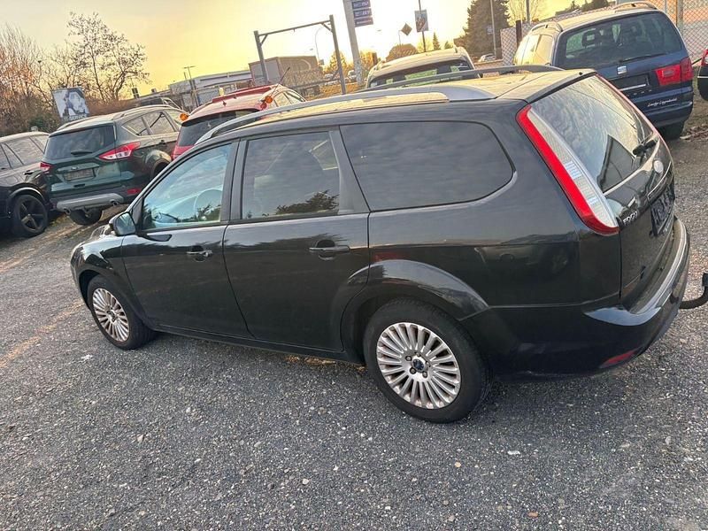 Gebraucht Ford Focus Titanium 125 PS (91 kW) 2009 Schwarz Kombi