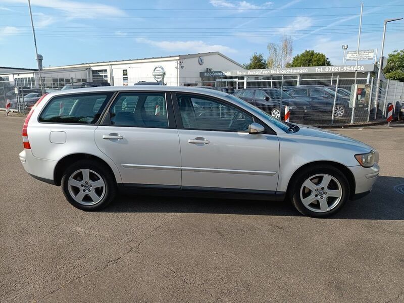 Gebraucht Volvo V50 Kinetic 170 PS (125 kW) 2004 Silver metallic Kombi