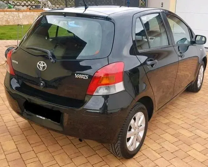 Gebraucht Toyota Yaris 69 PS (50 kW) 2009 Schwarz Kleinwagen