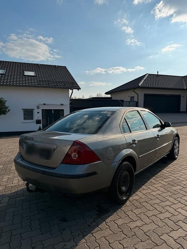 Gebraucht Ford Mondeo 110 PS (80 kW) 2001 Grau Limousine
