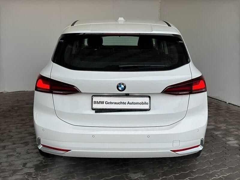 Gebraucht BMW 220 Active Tourer 156 PS (114 kW) 2022 Alpinweiß uni Van / Kleinbus
