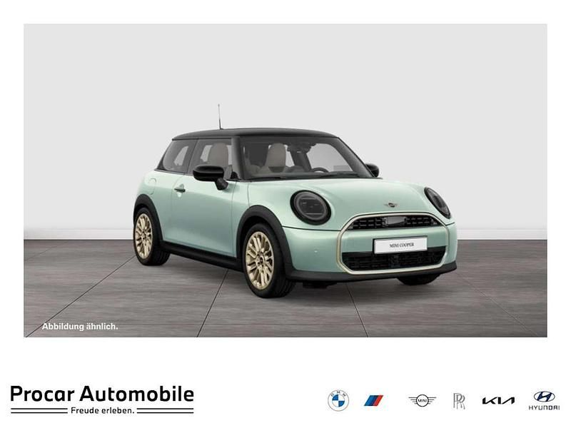 Gebraucht Mini Cooper Favoured 156 PS (114 kW) 2024 Ocean wave green Kleinwagen