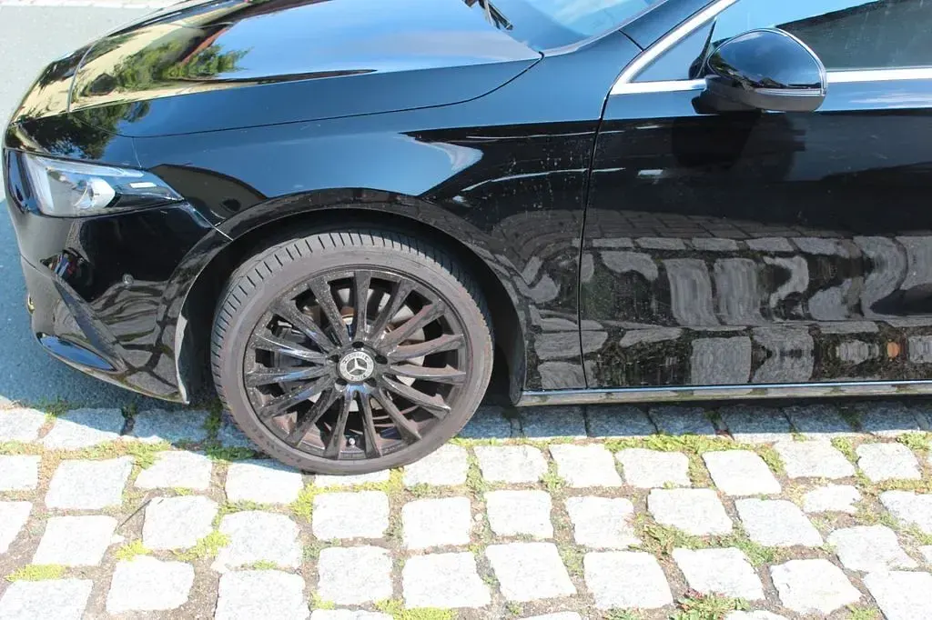 Gebraucht Mercedes A250 218 PS (160 kW) 2023 Schwarz Limousine