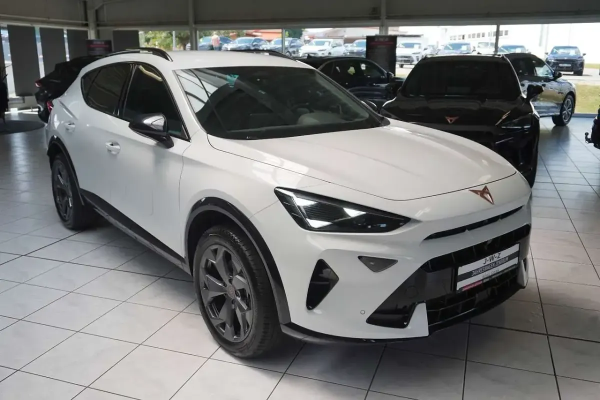 Neu Cupra Formentor 204 PS (150 kW) 2026 Glacialweißmetallic SUV