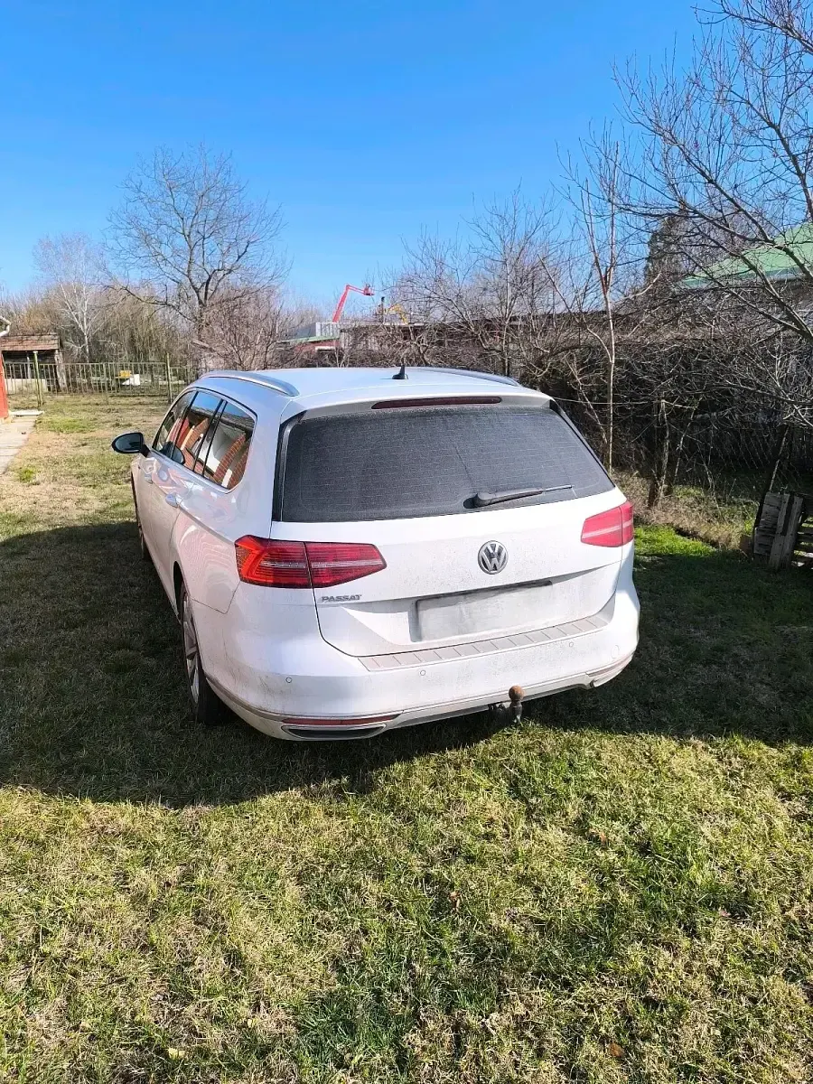 Gebraucht VW Passat 190 PS (139 kW) 2018 Weiß Kombi