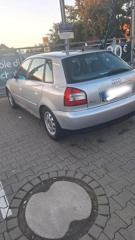 Silber Gebraucht 2002 Audi A3 Kleinwagen | 600 € (Superpreis) - Bild 1/4
