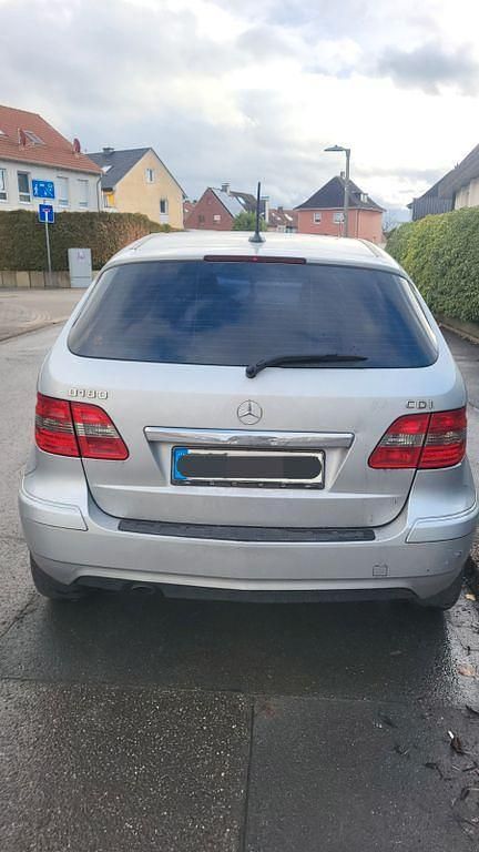 Gebraucht Mercedes B180 109 PS (80 kW) 2008 Silber Van / Kleinbus