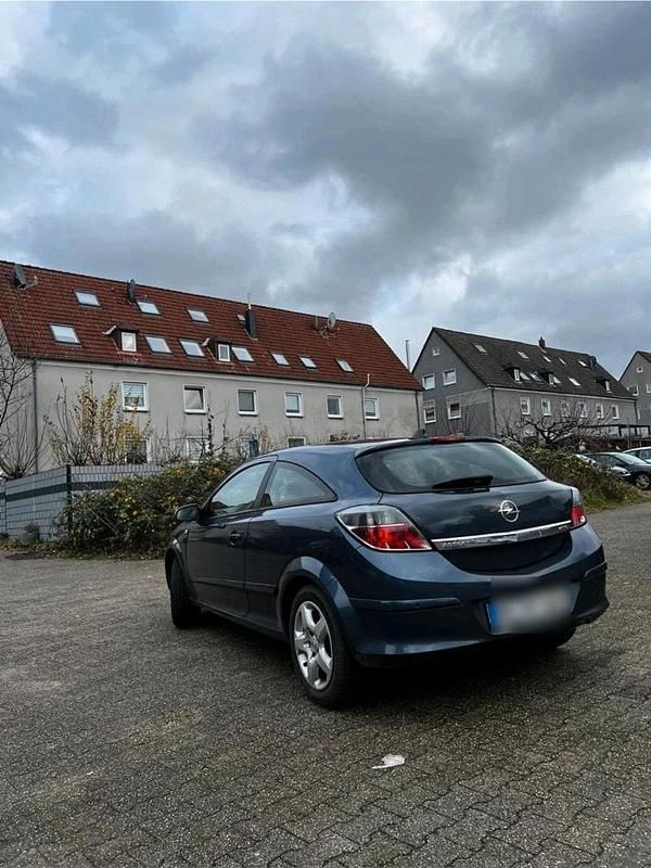 Gebraucht Opel Astra 106 PS (77 kW) 2007 Blau Coupé