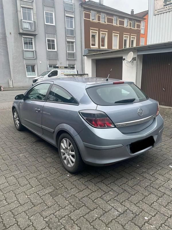 Gebraucht Opel Astra GTC 105 PS (77 kW) 2006 Silber Coupé