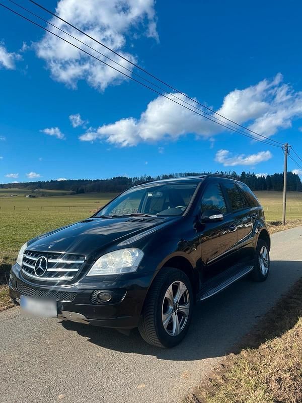 Gebraucht Mercedes ML280 190 PS (139 kW) 2008 Schwarz SUV