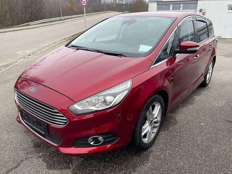 Gebraucht Ford S-MAX Titanium 150 PS (110 kW) 2015 Rubyrot (metallic) Van / Kleinbus