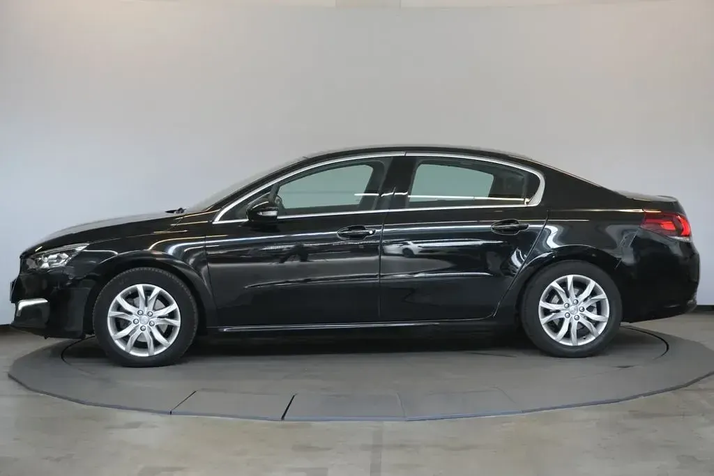 Gebraucht Peugeot 508 Allure 165 PS (121 kW) 2016 Schwarz Limousine