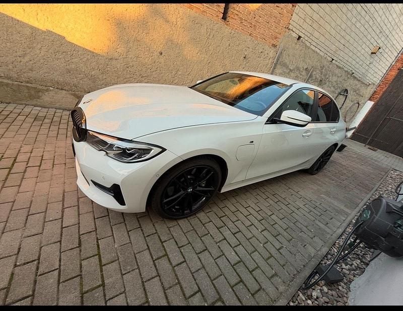 Gebraucht BMW 330e 295 PS (216 kW) 2021 Weiß Limousine