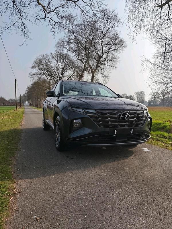 Gebraucht Hyundai Tucson 150 PS (110 kW) 2024 Grau SUV