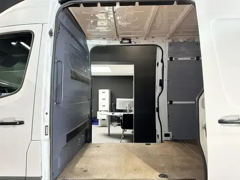 Gebraucht Mercedes Sprinter 163 PS (119 kW) 2019 Arktikweiß mb 9147 Van