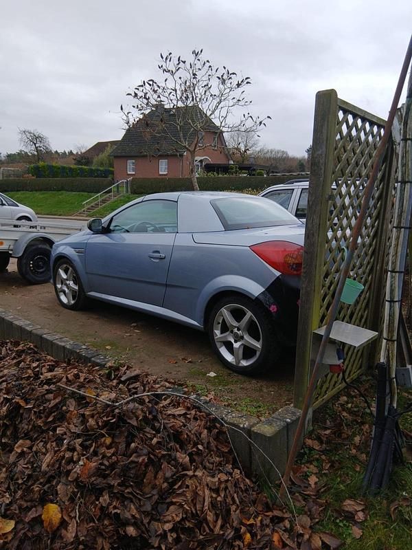 Gebraucht Opel Tigra 90 PS (66 kW) 2006 Blau Cabrio