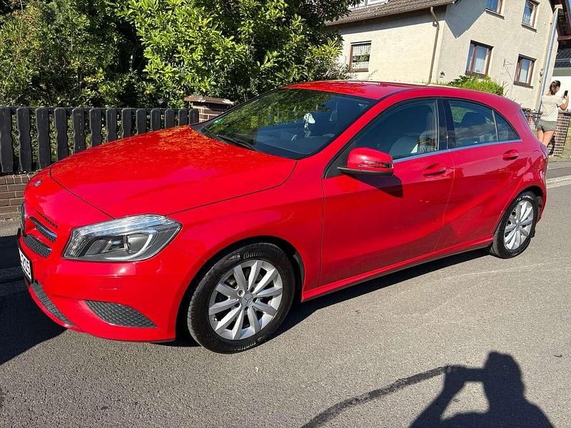 Gebraucht 2013 Mercedes A180 Style Limousine | 12.500 € (Guter Preis) - Bild 1/4