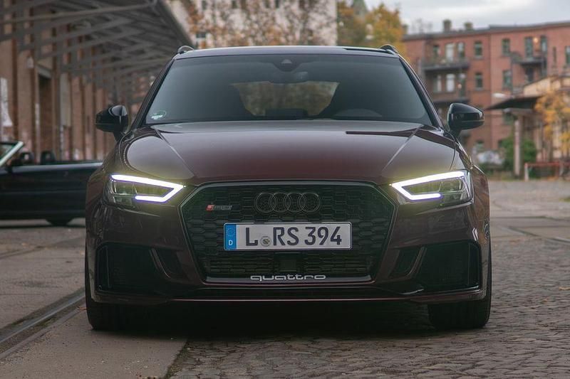 Gebraucht Audi RS3 Ambiente 400 PS (294 kW) 2020 Violet Limousine