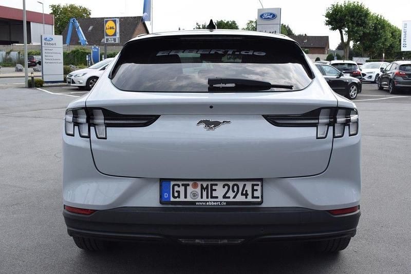 Gebraucht Ford Mustang Mach-E Extended Range 216 kW (294 PS) 2022 Space white metallic SUV