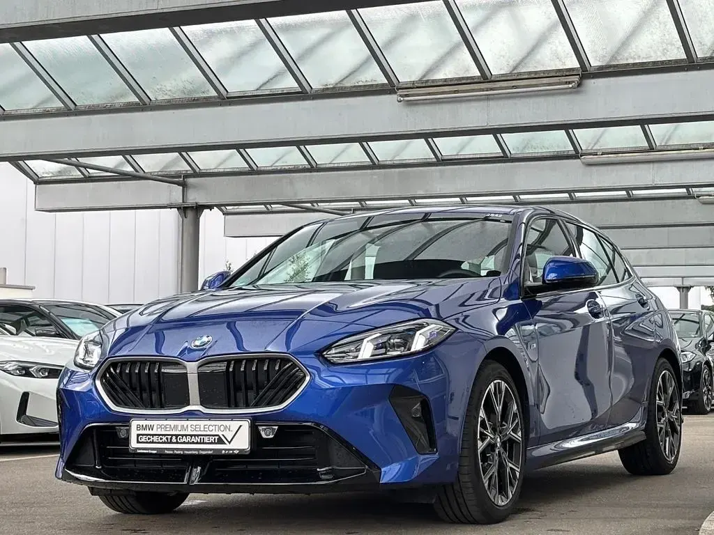 Gebraucht BMW 120 M Sport 170 PS (125 kW) 2025 M portimao blau (metallic) Kleinwagen