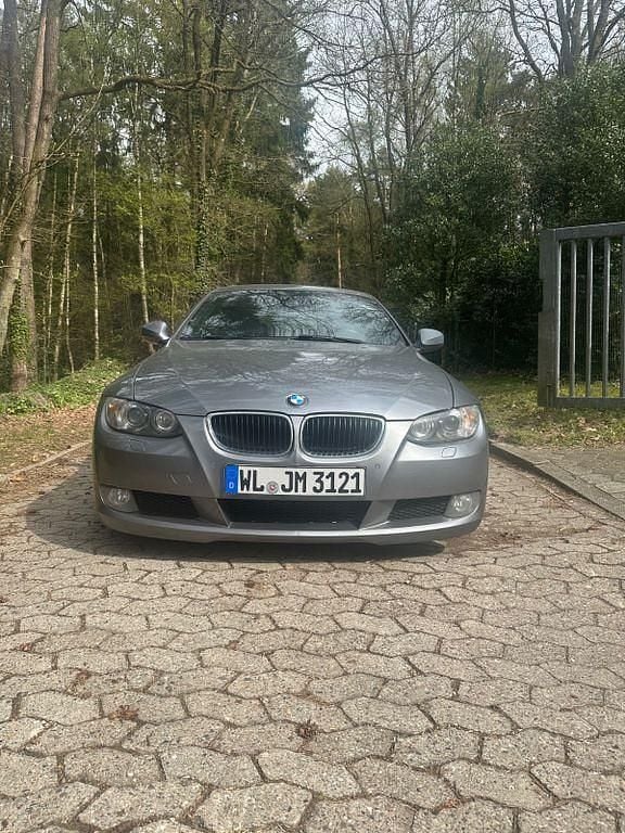 Gebraucht BMW 320 184 PS (135 kW) 2010 Grau Coupé