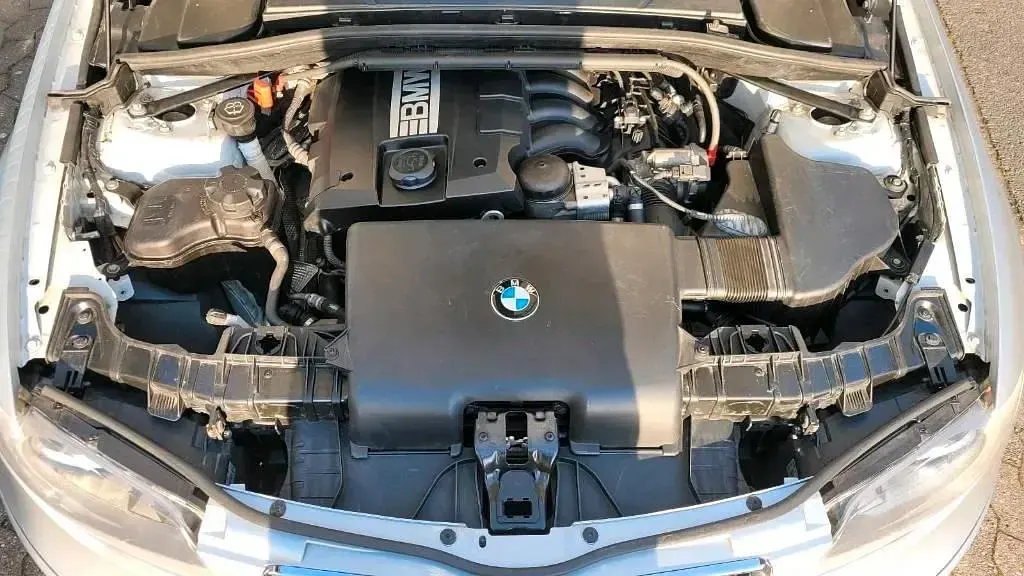 Gebraucht BMW 118 143 PS (105 kW) 2008 Silber Kleinwagen