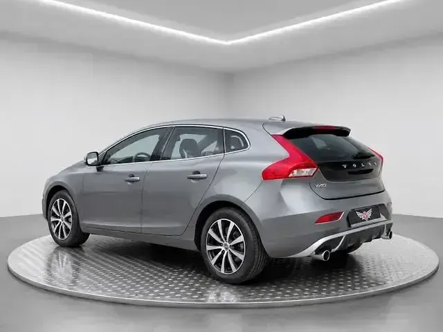 Gebraucht Volvo V40 R-Design 120 PS (88 kW) 2018 Grau Limousine