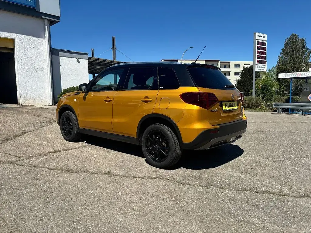 Second-hand Suzuki Vitara Comfort 129 CP (94 kW) 2020 Galben SUV